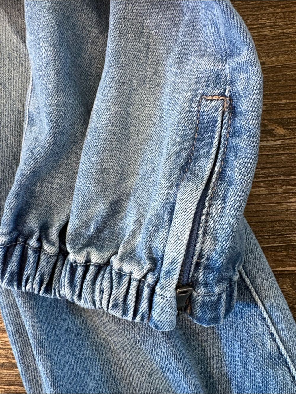 PAIGE Mayslie Denim Jogger Women 27 Light Wash Utility Patch Pockets - Picture 10 of 11
